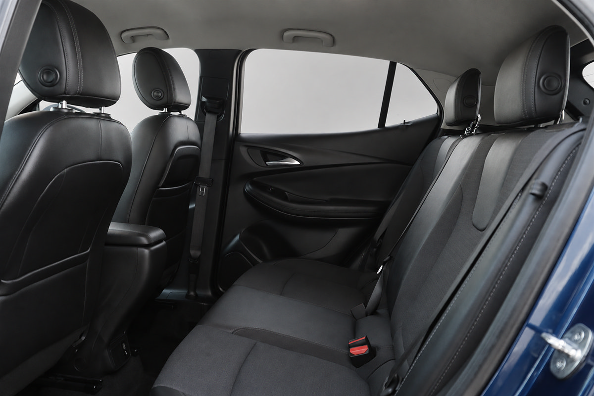 Used 2022 Buick Encore GX Preferred w/ Cold Weather Comfort Package FWD image 17