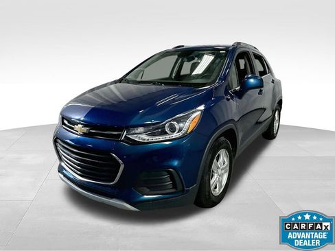 Used 2019 Chevrolet Trax LT FWD image 2