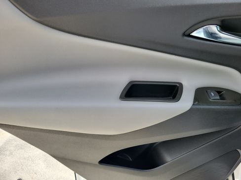 Used 2023 Chevrolet Equinox LS FWD image 18