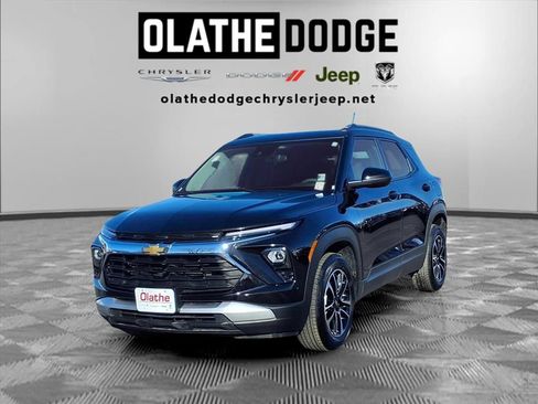 Used 2025 Chevrolet TrailBlazer LT w/ Driver Confidence Package image 1