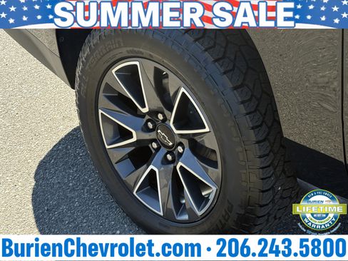 Used 2022 Chevrolet Suburban Z71 AWD/4WD image 29