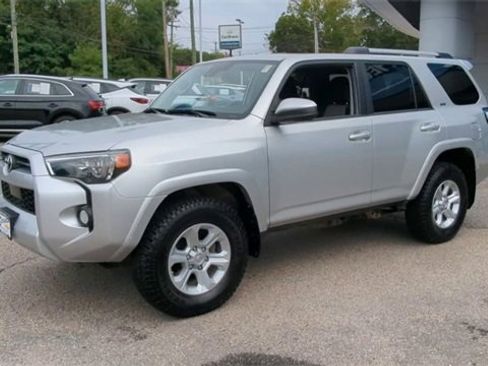 Used 2020 Toyota 4Runner SR5 image 4