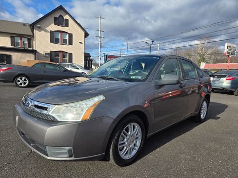 Used 2011 Ford Focus SE image 10