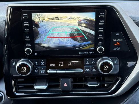 Used 2020 Toyota Highlander XLE image 36