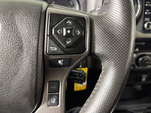 Used 2022 Toyota Tacoma SR5 RWD image 27