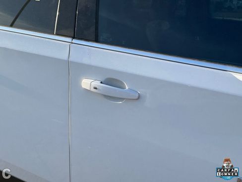 Certified 2023 Chevrolet Traverse LT image 8