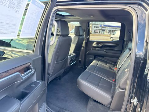 Used 2023 GMC Sierra 1500 SLT w/ SLT Premium Plus Package image 14