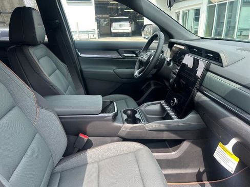 Used 2026 GMC Terrain AT4 AWD/4WD image 5