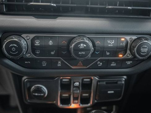 New 2026 Jeep Wrangler Unlimited Sahara AWD/4WD image 24