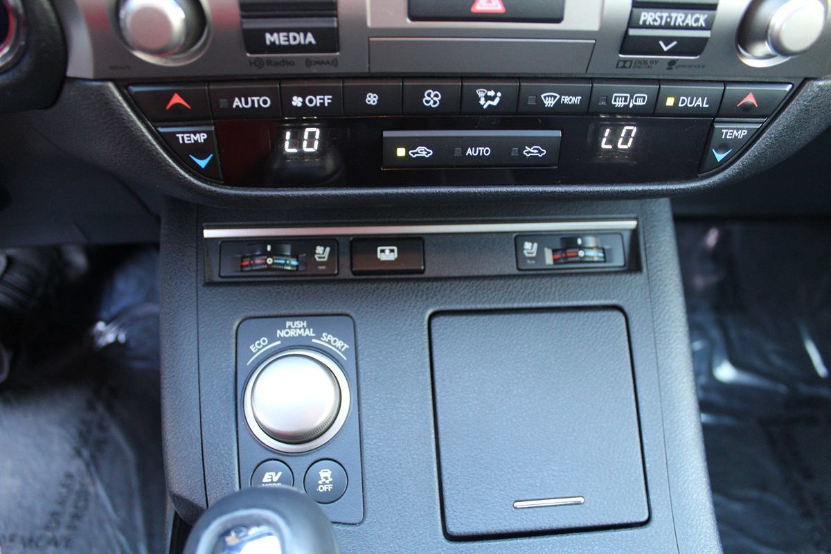 Used 2015 Lexus ES 300h w/ Navigation System Package FWD image 31