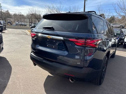 Used 2022 Chevrolet Traverse LT image 11