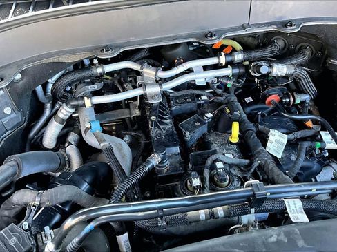 Used 2021 Ford Explorer XLT w/ Equipment Group 202A image 30