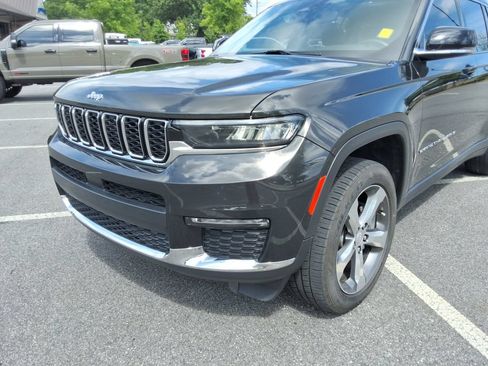 Used 2022 Jeep Grand Cherokee L Limited AWD/4WD image 9