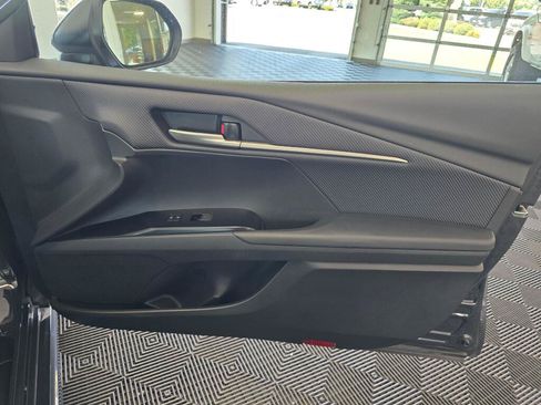 Certified 2025 Toyota Camry SE AWD/4WD image 38