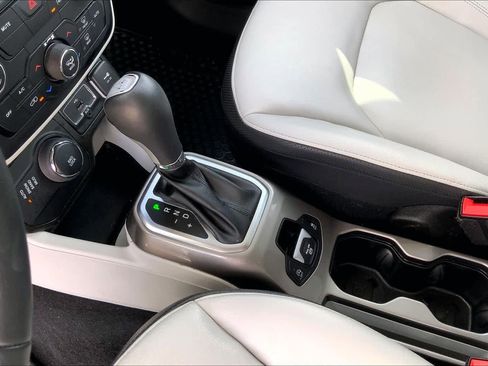 Used 2022 Jeep Renegade Limited image 17