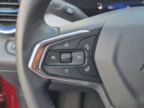 Used 2025 Chevrolet Trax LT w/ LT Convenience Package FWD image 16