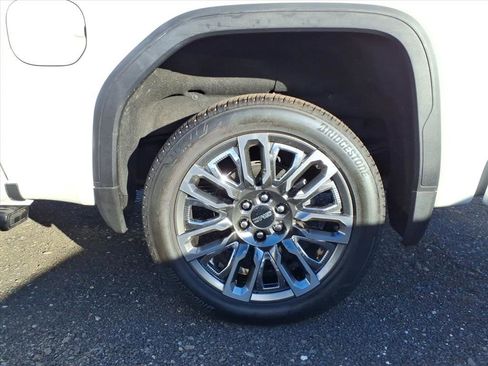 Certified 2025 GMC Sierra 1500 Denali Ultimate image 9