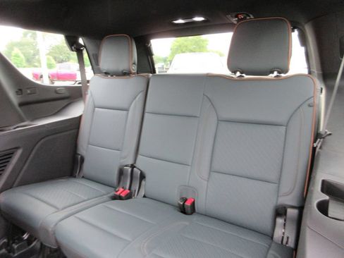 Used 2025 GMC Yukon AT4 w/ AT4 Premium Package AWD/4WD image 23