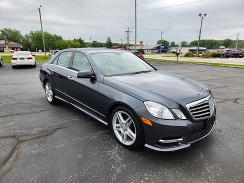 Used 2013 Mercedes-Benz E 350 4MATIC Sedan image 9
