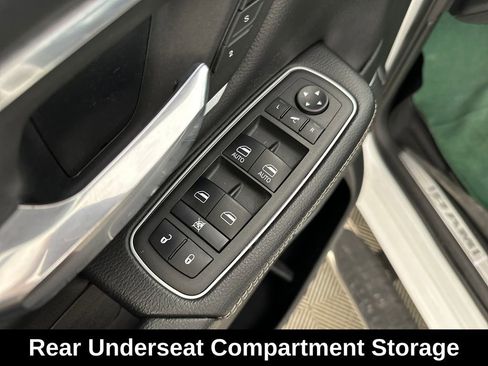 Used 2022 RAM 1500 Laramie AWD/4WD image 16