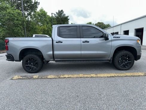 Used 2024 Chevrolet Silverado 1500 LT Trail Boss w/ Convenience Package II AWD/4WD image 8