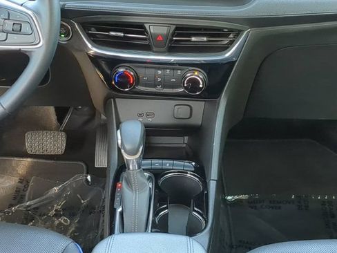 Used 2025 Buick Encore GX Sport Touring w/ Advanced Technology Package FWD image 18