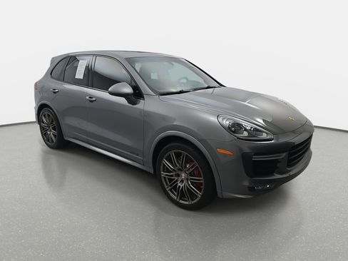 Used 2016 Porsche Cayenne GTS image 3
