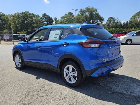 New 2025 Nissan Kicks Play S image 7