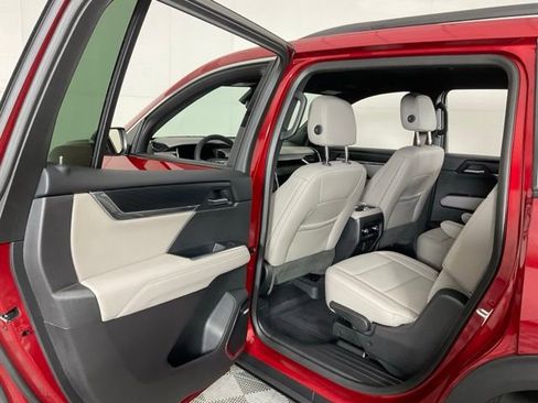 Used 2025 GMC Acadia Elevation w/ Elevation Premium Package image 35