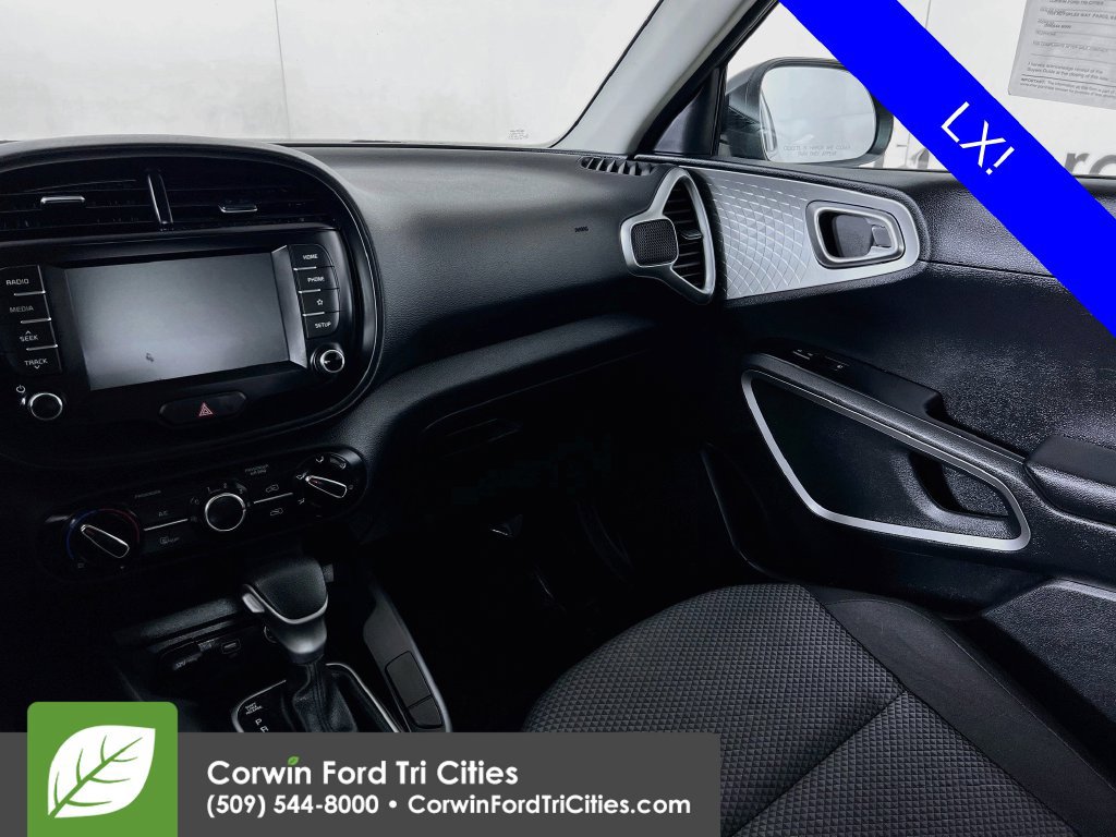Used 2021 Kia Soul LX FWD image 24