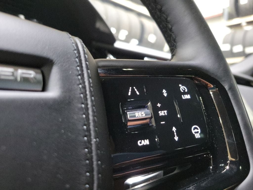New 2026 Land Rover Range Rover Velar Dynamic SE AWD/4WD image 16