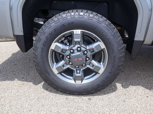 New 2026 GMC Sierra 2500 SLT w/ SLT Convenience Package AWD/4WD image 33