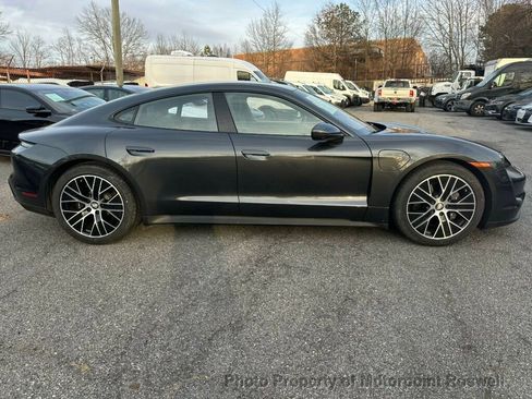 Used 2024 Porsche Taycan image 13