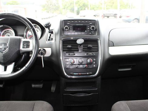 Used 2015 Dodge Grand Caravan SE w/ Quick Order Package 29E SE FWD image 10
