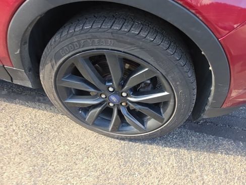 Used 2017 Ford Escape SE w/ Equipment Group 201A image 9