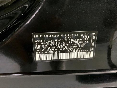 Used 2025 Volkswagen Jetta SE FWD image 32