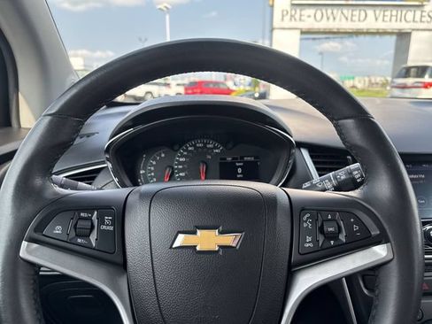 Used 2021 Chevrolet Trax LT w/ LT Convenience Package AWD/4WD image 20