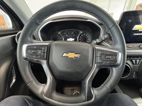 Used 2024 Chevrolet Blazer LT FWD image 12