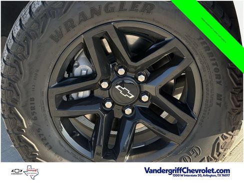 Used 2024 Chevrolet Silverado 1500 LT Trail Boss w/ Convenience Package II AWD/4WD image 9