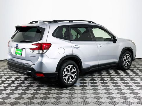 Used 2023 Subaru Forester Premium AWD/4WD image 10