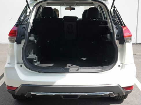 Used 2017 Nissan Rogue S AWD/4WD image 9