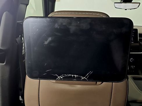 Used 2021 Chevrolet Tahoe High Country w/ Premium Package AWD/4WD image 14