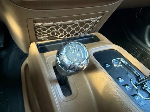 Used 2018 Jeep Wrangler Unlimited Rubicon w/ Connectivity Group AWD/4WD image 28