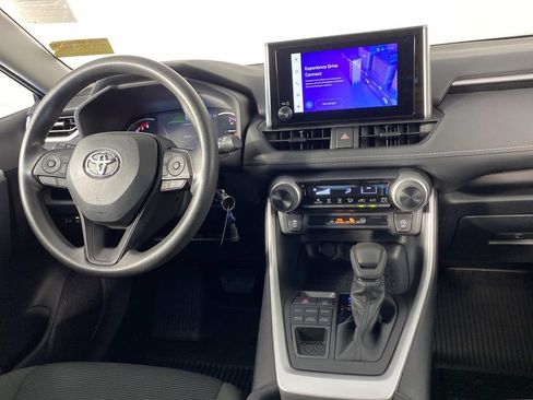 Used 2025 Toyota RAV4 LE AWD/4WD image 13