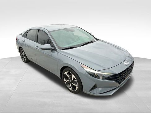 Used 2023 Hyundai Elantra SEL w/ Convenience Package image 7