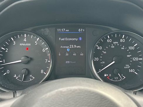 Used 2018 Nissan Rogue SV w/ Premium Package image 28