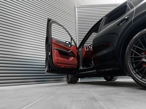 Certified 2022 Porsche Cayenne GTS AWD/4WD image 13