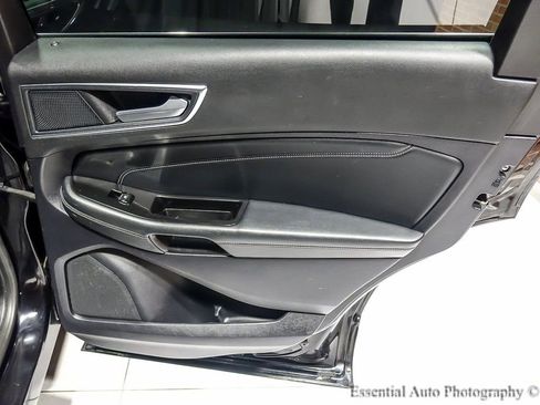 Used 2019 Ford Edge Titanium w/ Equipment Group 301A image 32