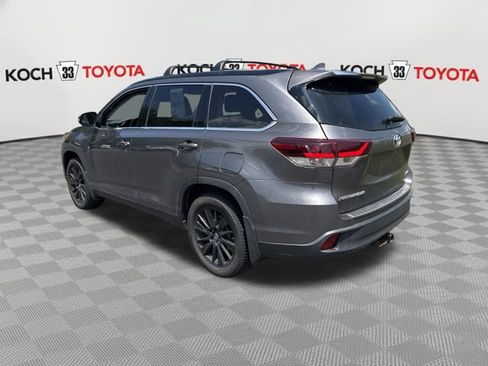 Used 2019 Toyota Highlander SE AWD/4WD image 6