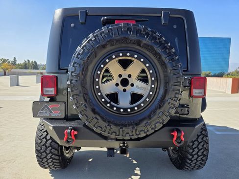 Used 2015 Jeep Wrangler Unlimited Sport w/ Quick Order Package 24S AWD/4WD image 9